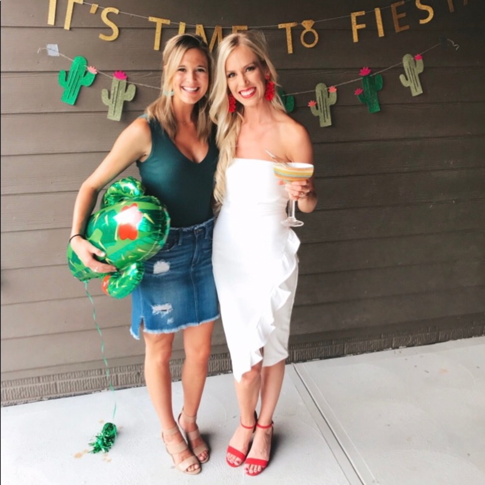 Lulus white ruffled strapless bodycon dress, S